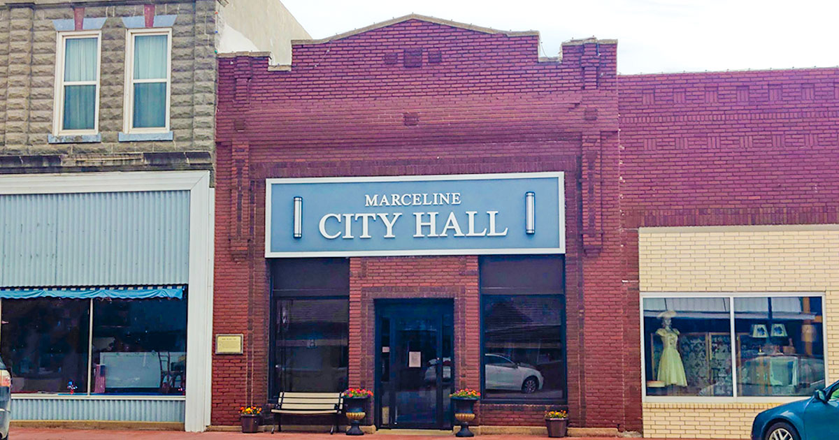 Marceline City Hall | Walt Statue Project